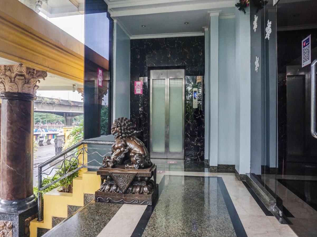 3 Putra Bi Executive Hotel Джакарта Екстериор снимка