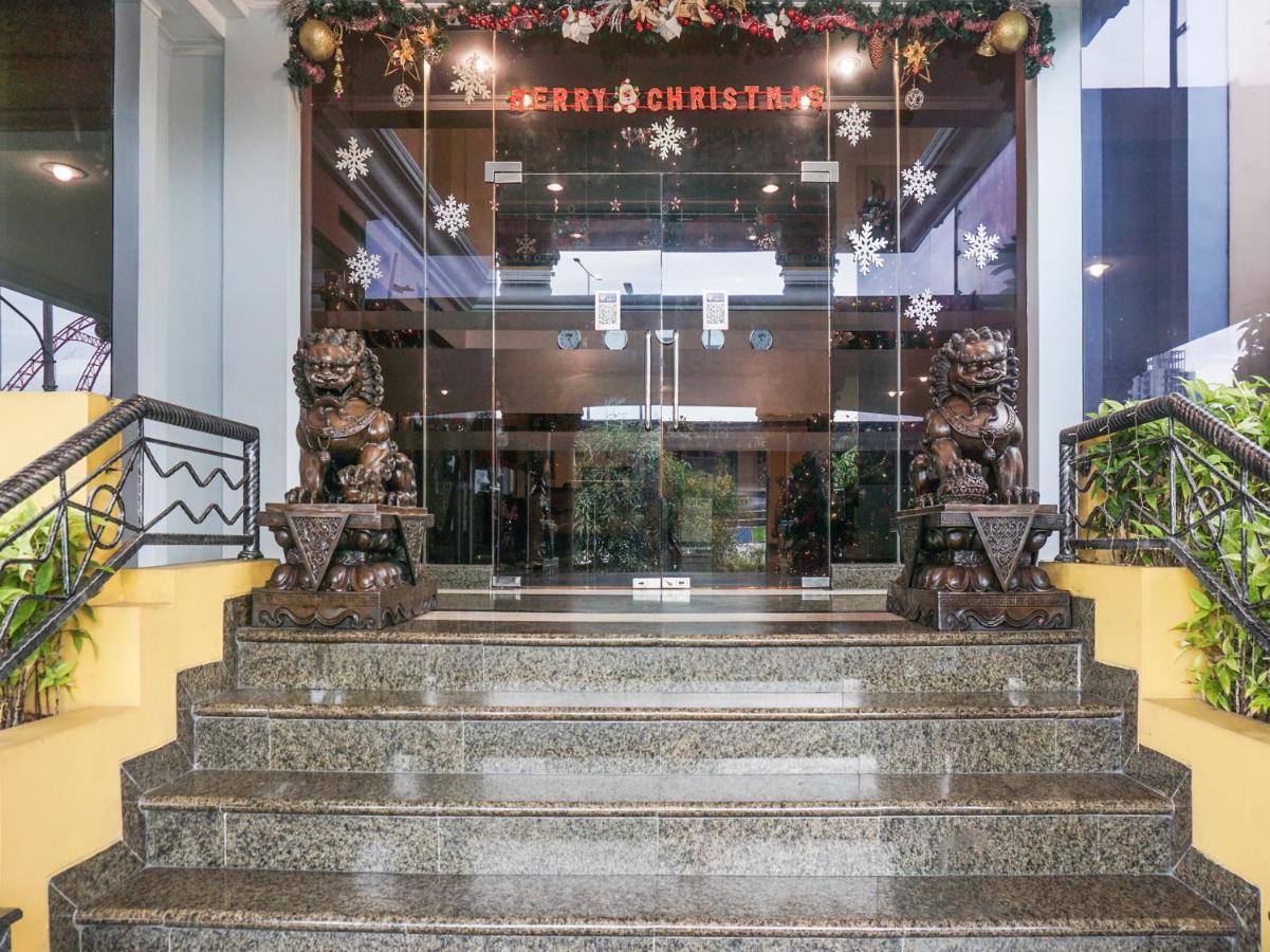 3 Putra Bi Executive Hotel Джакарта Екстериор снимка